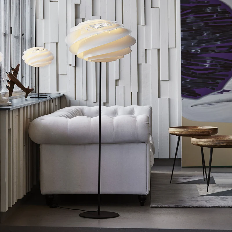 Model 331 Swirl - Lampadaire en ABS plissé, style scandinave