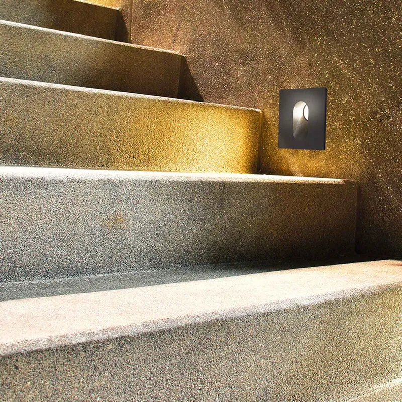 Via Urbana - Spot LED pour escalier extérieur en acier, style contemporain