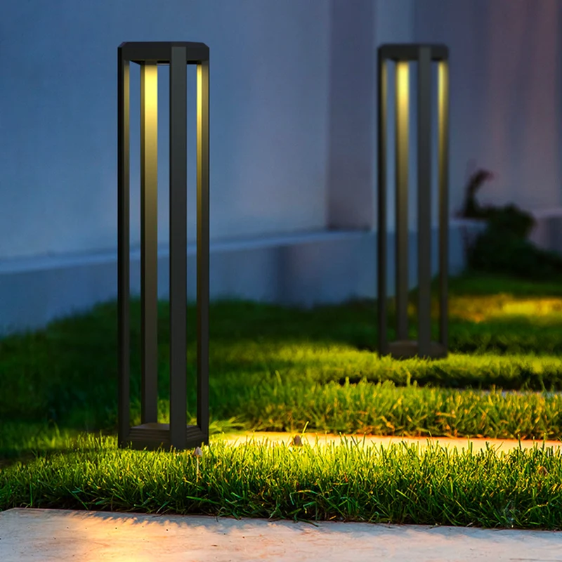 Royal Mile - Borne LED architecturale en acier, style contemporain