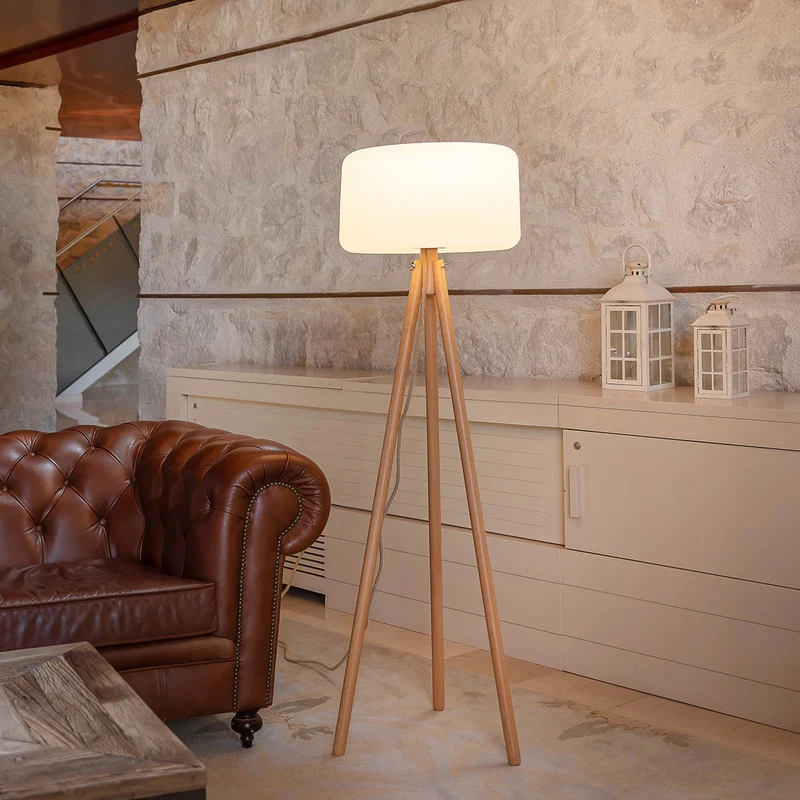 Lampada da terra con gambe in legno Chloe 140