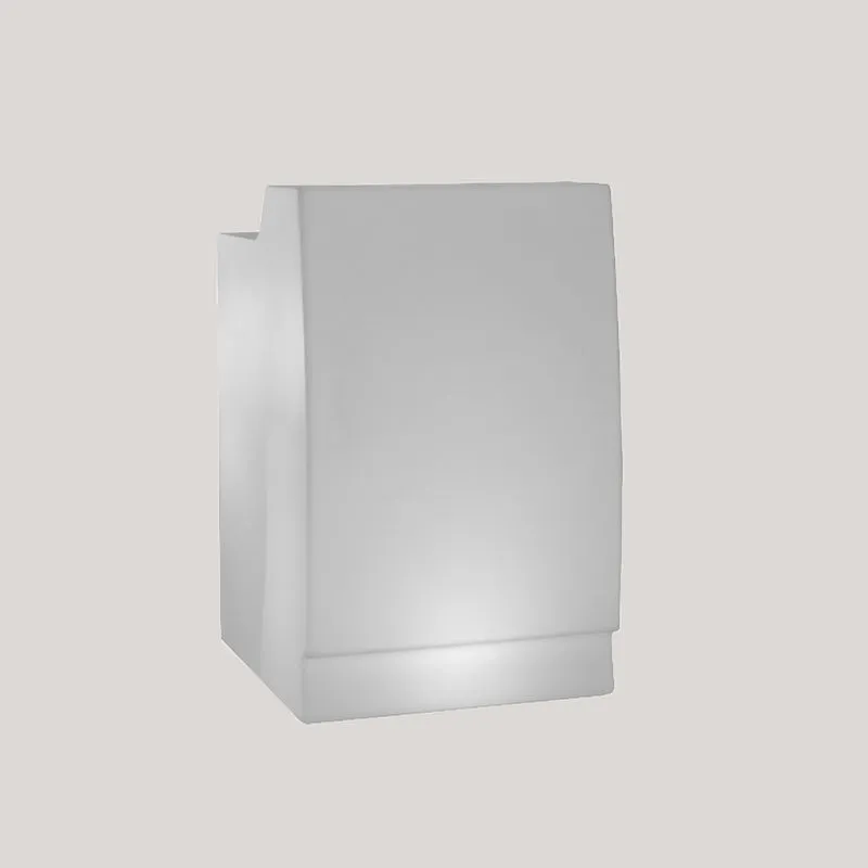 Bar illuminata con doppia altezza Sicilia 75