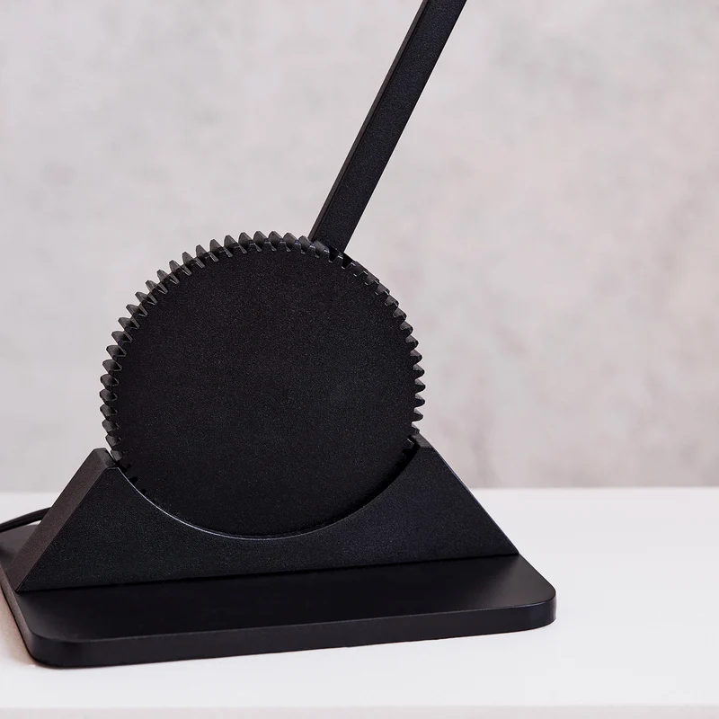 GEAR - Lampe à poser en aluminium noir, style industriel