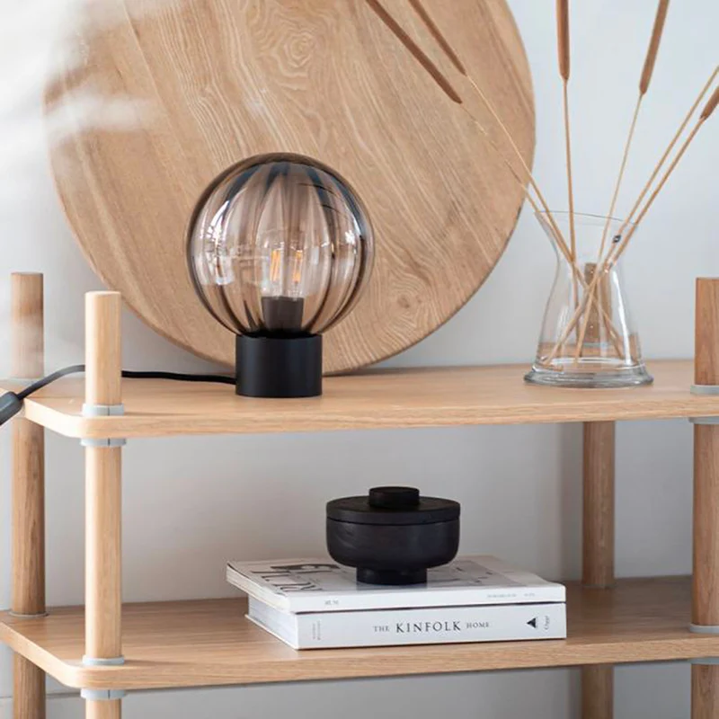 CHRYSTAL - Lampe à poser en verre soufflé et acier, style scandinave et Art déco