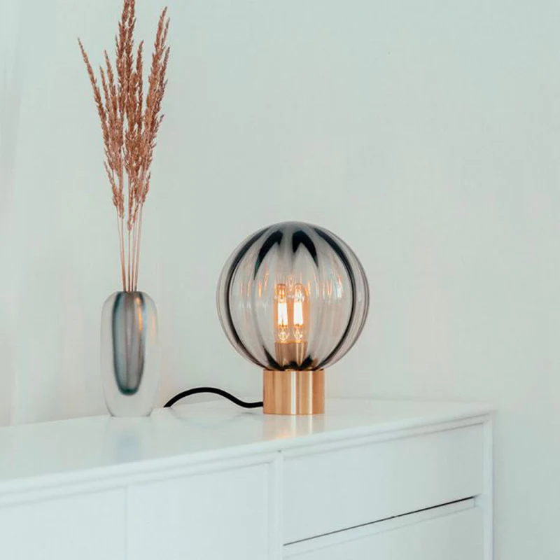 CHRYSTAL - Lampe à poser en verre soufflé et acier, style scandinave et Art déco
