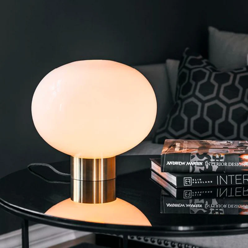ARCHIVE 4169 - Lampe à poser en verre soufflé et acier, style scandinave et vintage