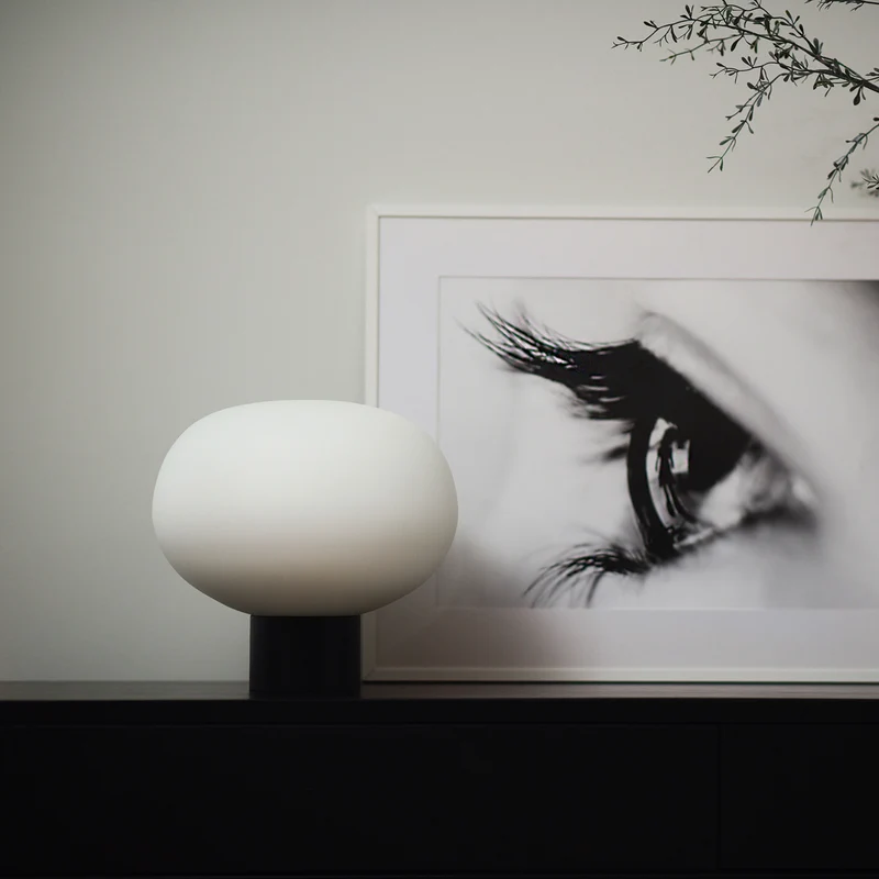 ARCHIVE 4169 - Lampe à poser en verre soufflé et acier, style scandinave et vintage