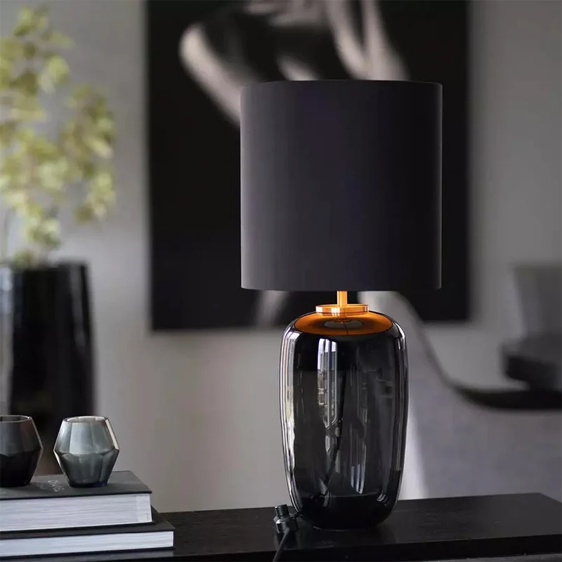 VEGA - Lampe à poser en verre soufflé et textile, style scandinave