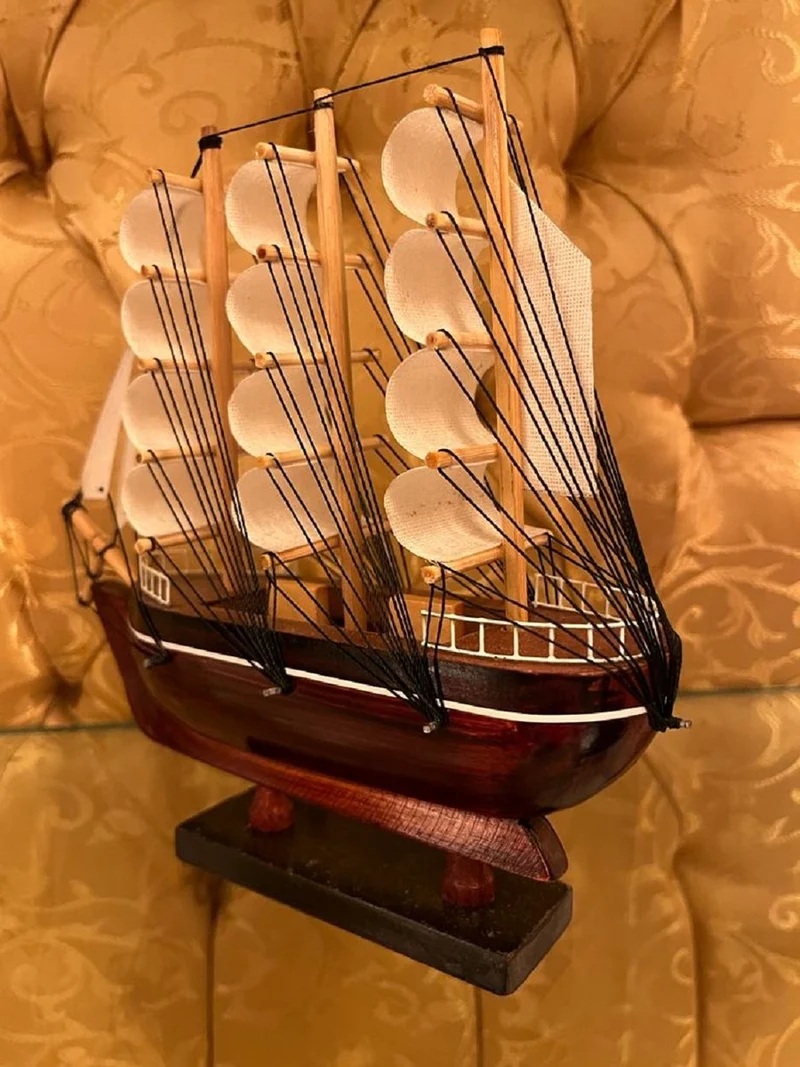 Casa Padrino Deko Segelschiff Belem Braun / Weiß / Naturfarben 20 x 5 x H. 20 cm - Handgefertigtes Deko Schiff - Deko Holzschiff - Modellschiff - Deko Accessoires