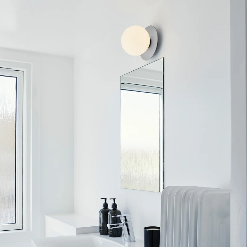 LIILA 1 Opal Wall - Applique murale en verre opalin et acier, style Art déco