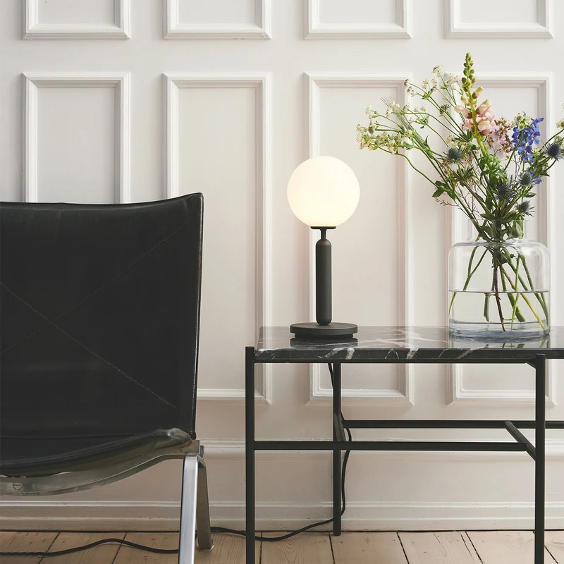MIIRA Opal Table - Lampe à poser en verre opalin et acier, style Art déco