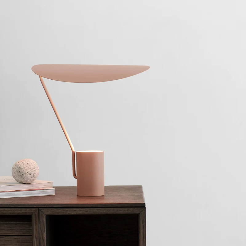 OMBRE - Lampe à poser en acier, style contemporain