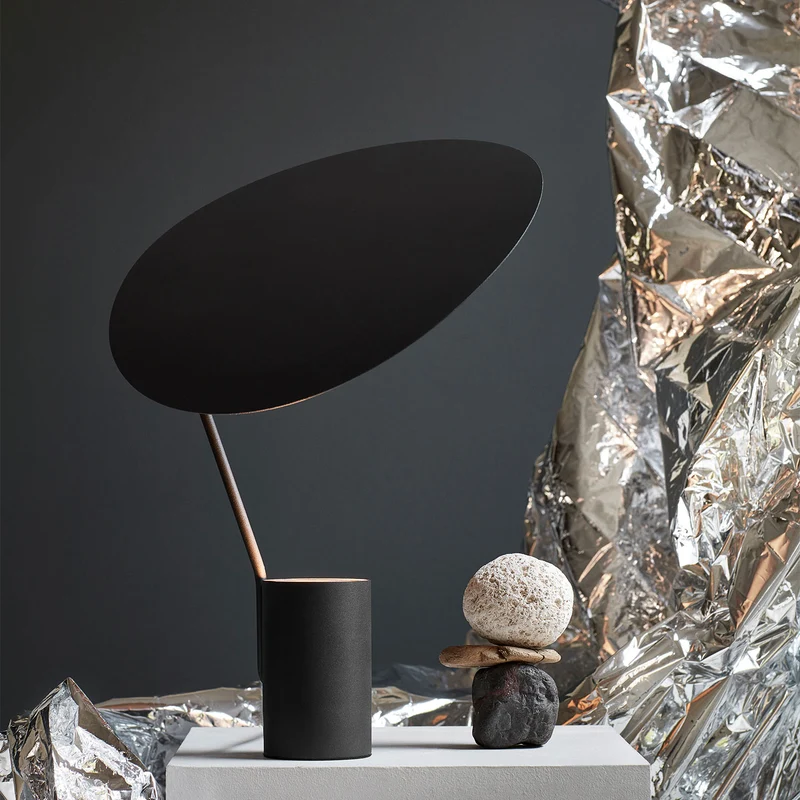 OMBRE - Lampe à poser en acier, style contemporain